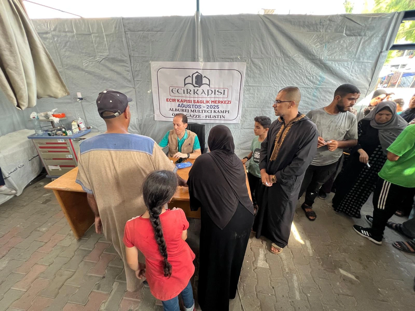 Sahra kliniğinde muayene